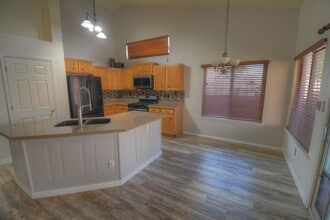 9215 Clinton Anderson Dr NW in Albuquerque, NM - Building Photo - Building Photo