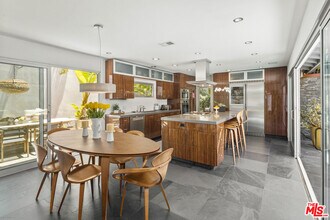 740 Kingman Ave in Santa Monica, CA - Building Photo - Building Photo