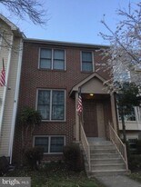 6952 Compton Ln in Centreville, VA - Building Photo
