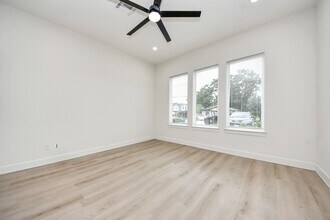 8324 Corinth St in Houston, TX - Building Photo - Building Photo