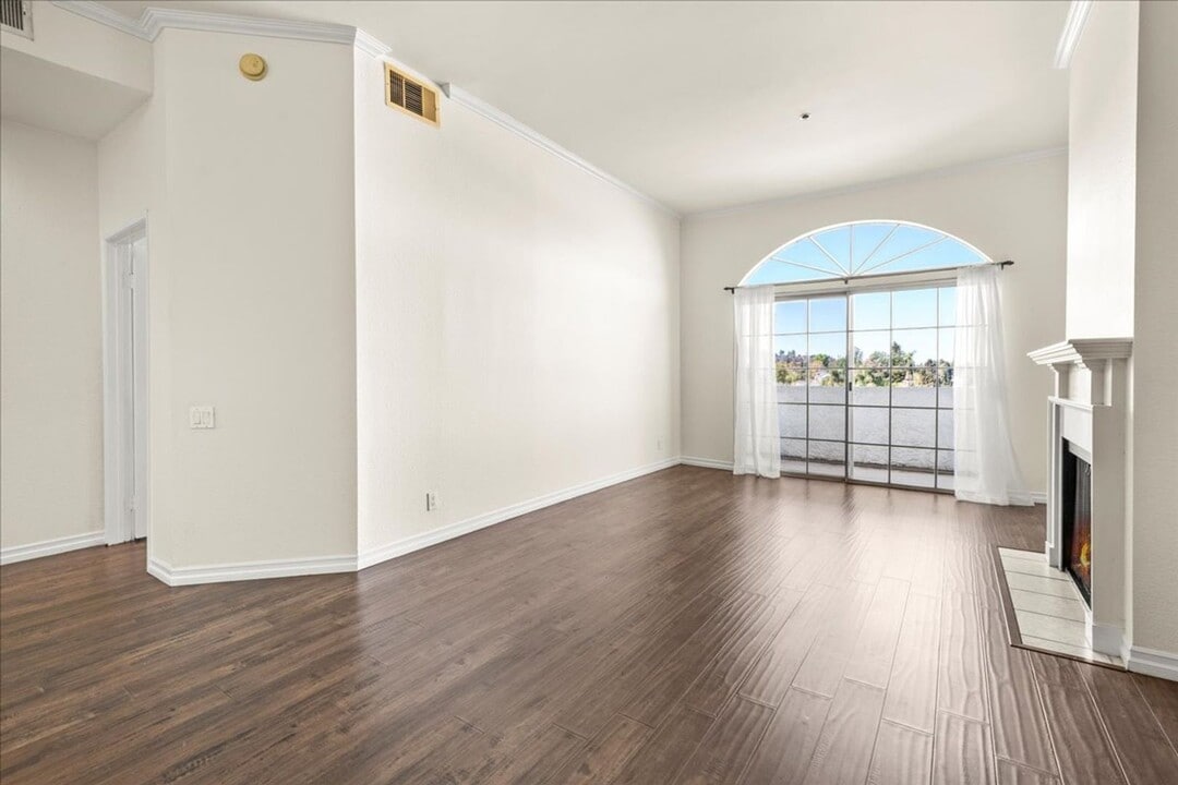 4401 Sepulveda Blvd in Los Angeles, CA - Building Photo
