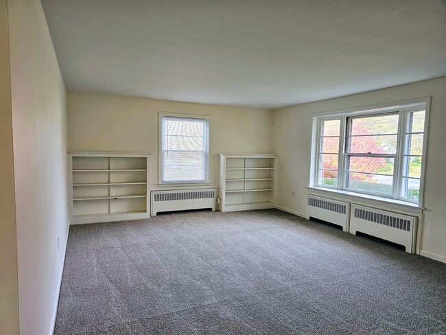 292 W Main St in Leola, PA - Building Photo - Building Photo