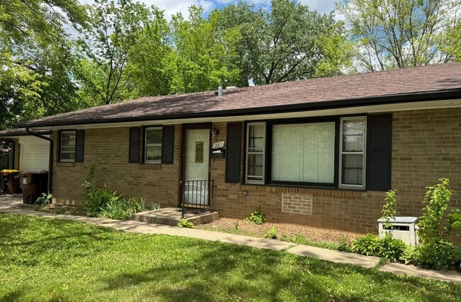 239 Flintridge Dr in Rockford, IL - Building Photo - Building Photo