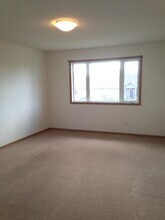 Eagle Manor in Wetaskiwin, AB - Building Photo - Building Photo