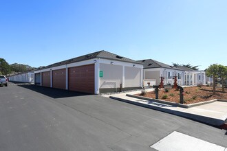 Ocean View Plaza in Half Moon Bay, CA - Foto de edificio - Building Photo