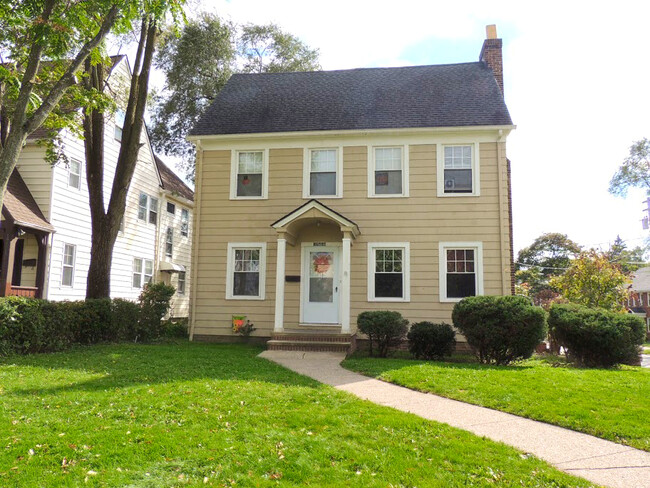 17408 Winslow Rd in Shaker Heights, OH - Foto de edificio - Building Photo