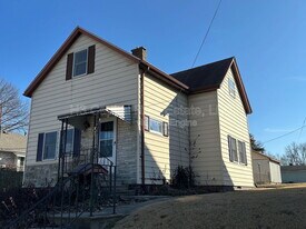 320 W Cleveland Ave in Belleville, IL - Building Photo