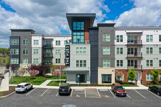 The Vue at Westchester Commons in Midlothian, VA - Building Photo - Building Photo