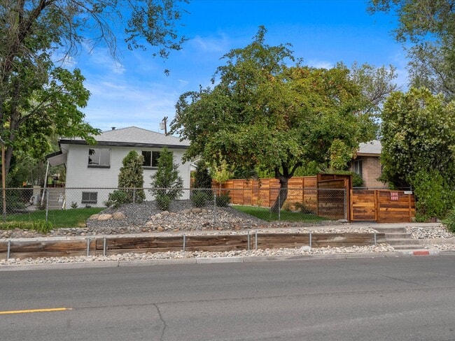 1255 Plumas St in Reno, NV - Building Photo - Building Photo
