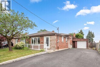 84 Goldsboro Rd in Toronto, ON - Building Photo - Building Photo