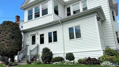 60 Woodmere Rd in West Hartford, CT - Building Photo - Building Photo