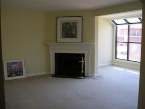 1021 Arlington Blvd, Unit 1216 in Arlington, VA - Building Photo - Building Photo