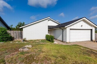 506 Stonebridge Dr in Round Rock, TX - Building Photo - Building Photo