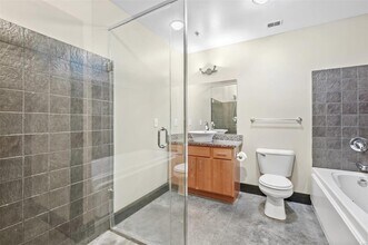 1114 Lucas Ave, Unit 609 in St. Louis, MO - Foto de edificio - Building Photo