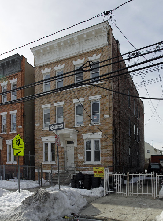 47 Grant Ave in Jersey City, NJ - Building Photo