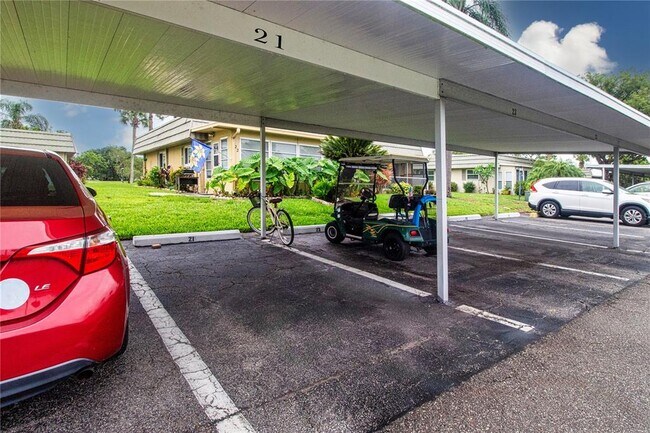 201 Kings Blvd in Sun City Center, FL - Building Photo - Building Photo
