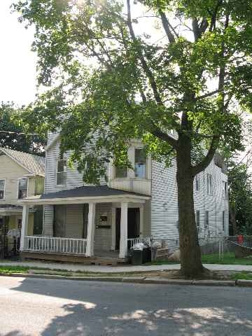 817 2nd St in Rensselaer, NY - Building Photo