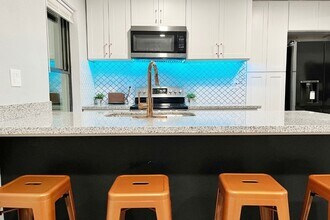 5706 Sunnygate Dr in Spring, TX - Foto de edificio - Building Photo