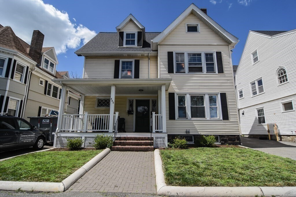 445 Washington St in Newton, MA - Building Photo