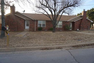 Lakeview Duplexes in Healdton, OK - Building Photo - Other