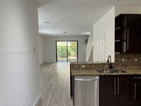 4207 Vineyard Cir in Weston, FL - Foto de edificio - Building Photo