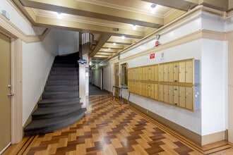 Boathouse Point Apartments in Oakland, CA - Building Photo - Interior Photo