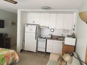 2345 Ala Wai Blvd-Unit -1615 in Honolulu, HI - Foto de edificio - Building Photo