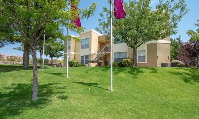 Cuestas Apartment Homes