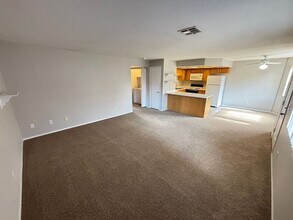 8410 Eldora Ave in Las Vegas, NV - Building Photo - Building Photo