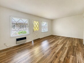 118 W 3rd St in San Dimas, CA - Building Photo - Building Photo