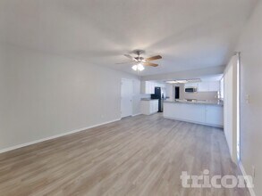 1550 E Kramer St in Mesa, AZ - Foto de edificio - Building Photo