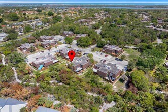 5674 SE Riverboat Dr in Stuart, FL - Building Photo - Building Photo