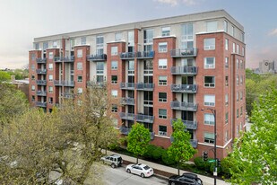 Views of Sheridan Park Condo in Chicago, IL - Building Photo