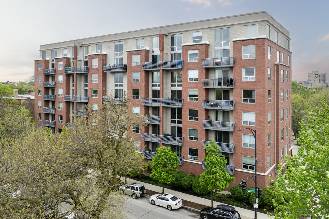 Views of Sheridan Park Condo in Chicago, IL - Foto de edificio