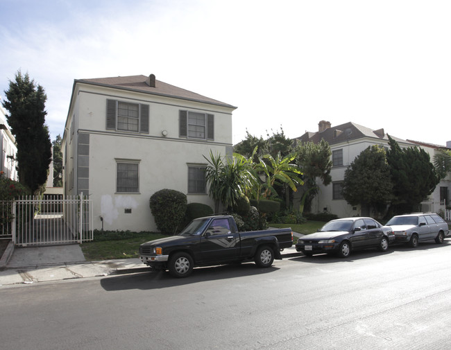 112 S Edgemont St in Los Angeles, CA - Foto de edificio - Building Photo