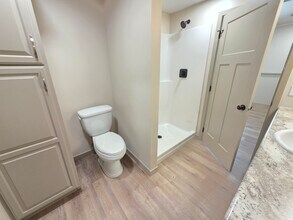 1101 S Lawler St, Unit 4 in Mitchell, SD - Building Photo - Building Photo