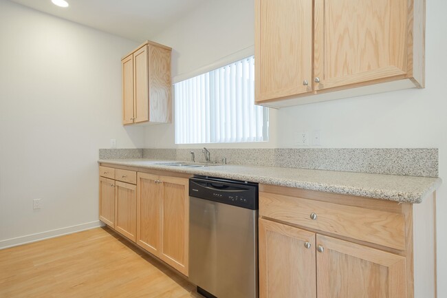 Valley Street Apartments in Los Angeles, CA - Building Photo - Building Photo