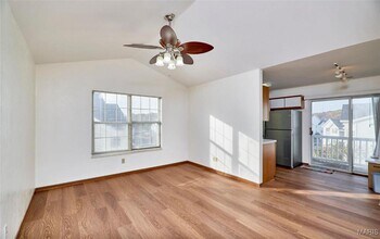 16530 Victoria Crossing Dr in Wildwood, MO - Foto de edificio - Building Photo