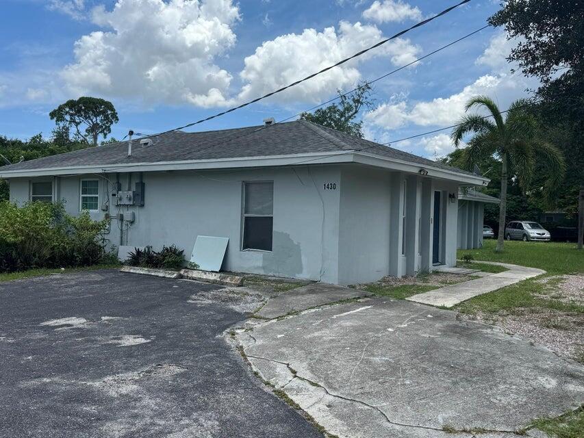 1430 N Stacy St in West Palm Beach, FL - Building Photo