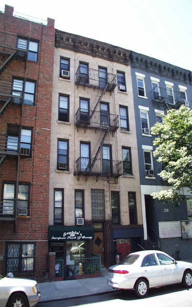 240 E 75th St in New York, NY - Building Photo - Building Photo