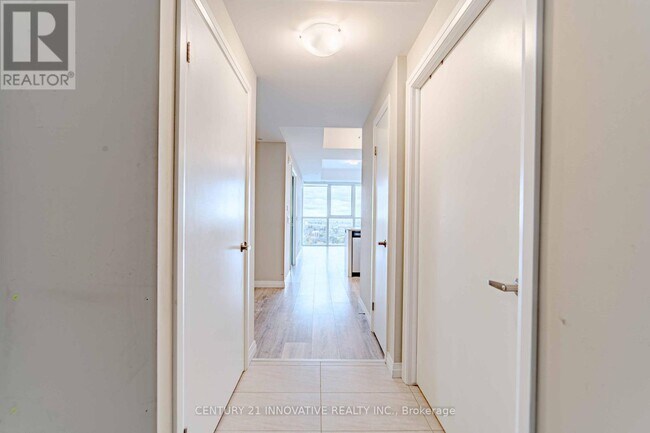 108 Garment St in Kitchener, ON - Building Photo - Building Photo