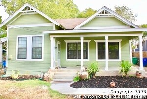 713 Aransas Ave in San Antonio, TX - Building Photo