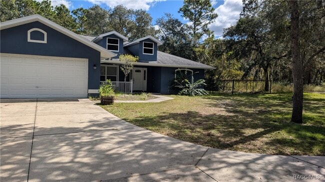 1243 S Rock Crusher Rd in Homosassa, FL - Foto de edificio - Building Photo