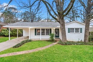 808 Ridgecrest Dr in Little Rock, AR - Building Photo