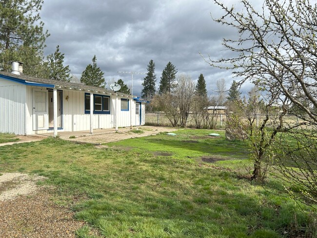 867 US-93 in Hamilton, MT - Building Photo - Building Photo