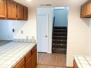 4422 W Douglas Ave, Unit 4422 in Visalia, CA - Foto de edificio - Building Photo