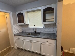 4672 Hillside Ave in Garfield Heights, OH - Foto de edificio - Building Photo