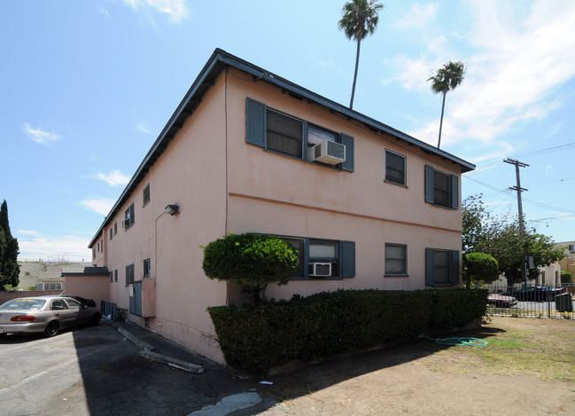 4325-4327 Clinton St in Los Angeles, CA - Building Photo - Building Photo