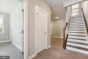 9314 Sweetbay Magnolia Ct in Fairfax, VA - Building Photo