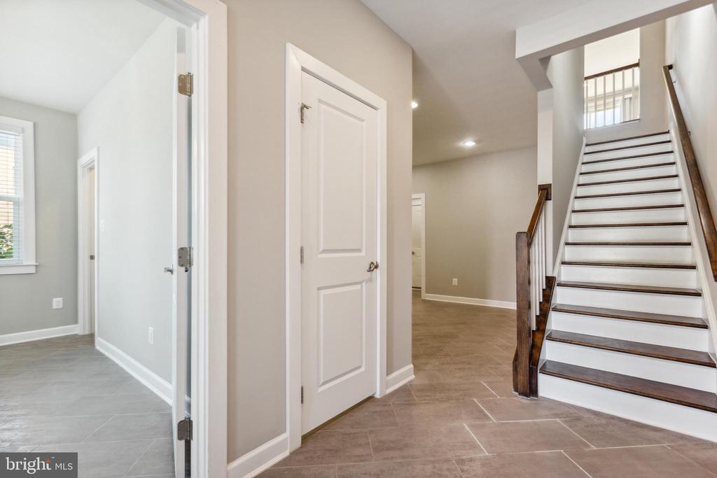 9314 Sweetbay Magnolia Ct in Fairfax, VA - Building Photo